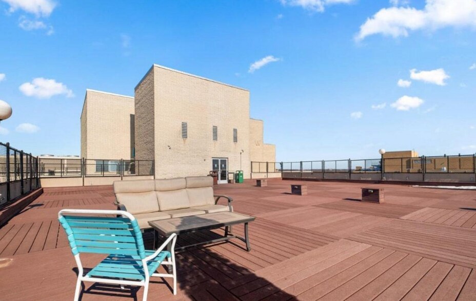 Building Photo - 5500 Friendship Blvd