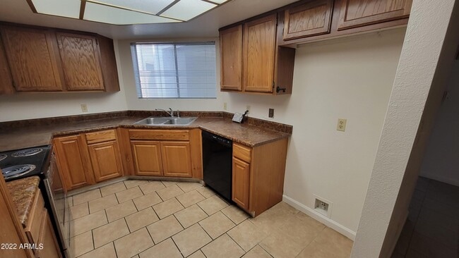 Building Photo - 9201 N 47th Dr