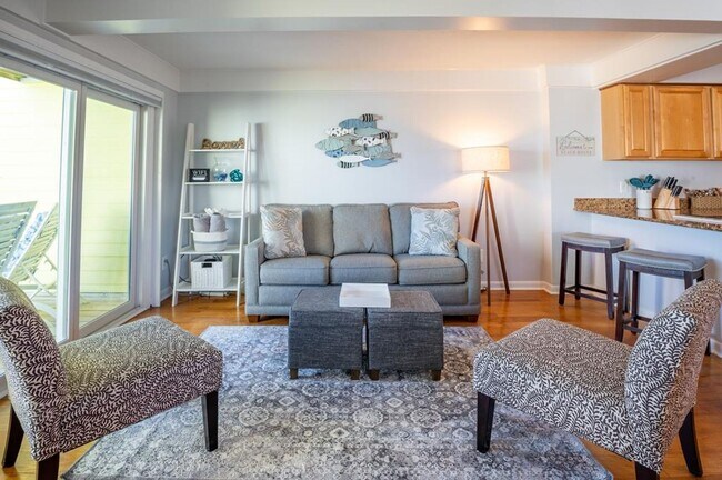 Building Photo - Ocean Dunes 1401 @ 1401 Sand Dollar Ct