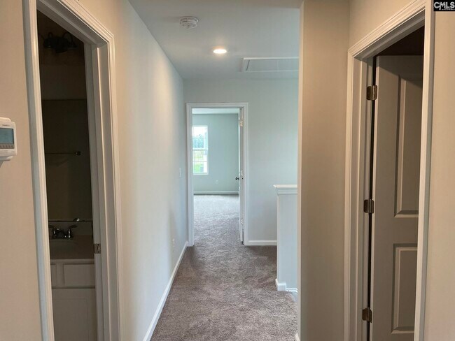 Building Photo - 129 Kings Parish Ct