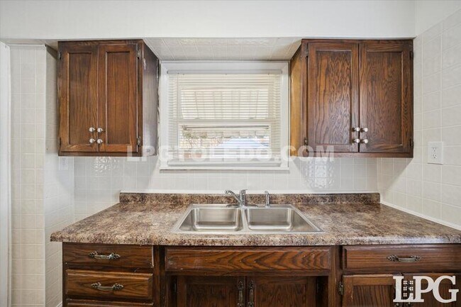 Building Photo - 5455 Douglas Rd