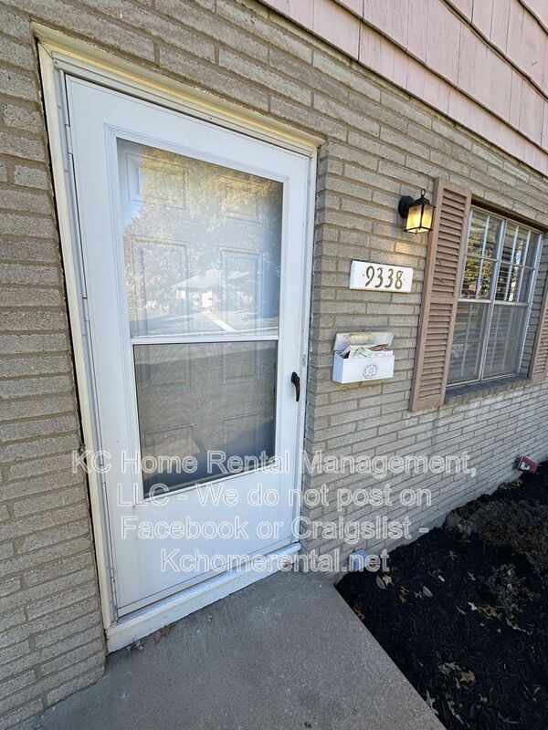 Building Photo - 9338 Bluejacket St