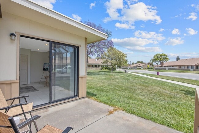 Building Photo - 2 bedroom and 2 bathroom |Leisure Village ...