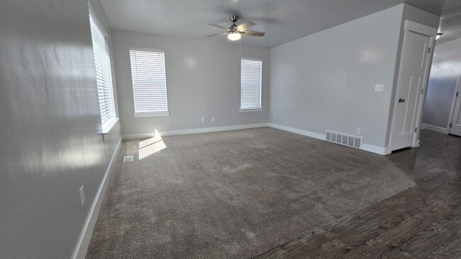 Building Photo - 4933 W Pillar Dr