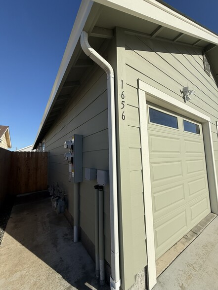 Building Photo - 1660 Ascent Pl