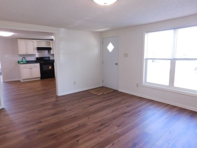 Building Photo - 421 Church Rd