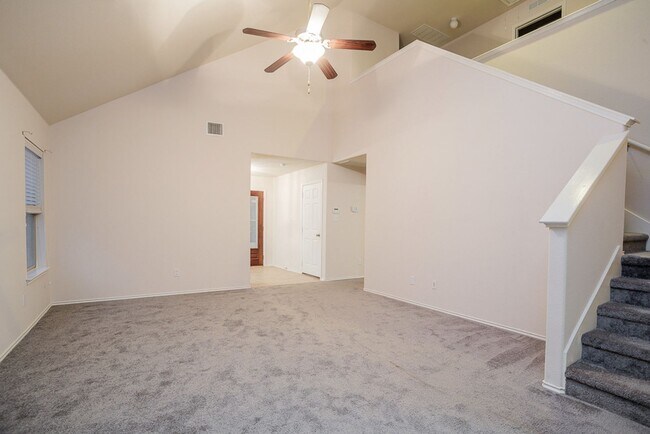 Building Photo - Beautiful 4/BR 2.5/BA Home with Incredible...