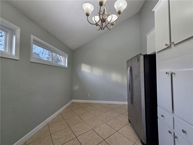 Building Photo - 3288 Timber Bluff Dr NE