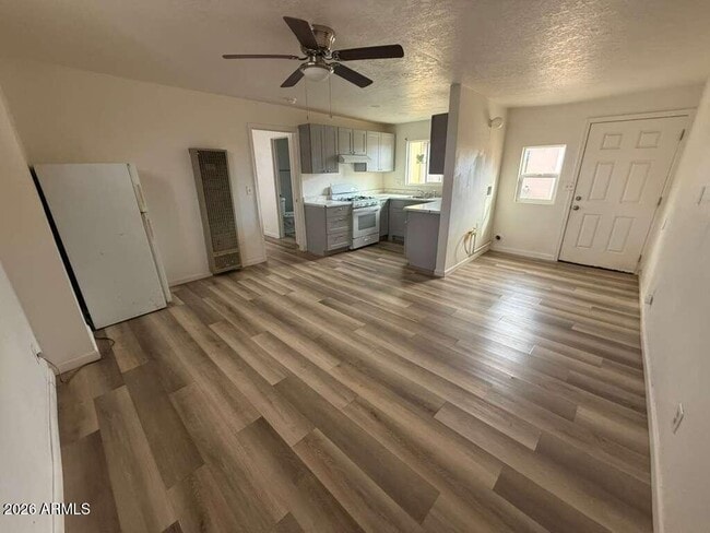 Building Photo - 1258 E 15th St