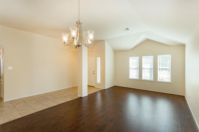 Building Photo - 24807 Lazy Tee Ln