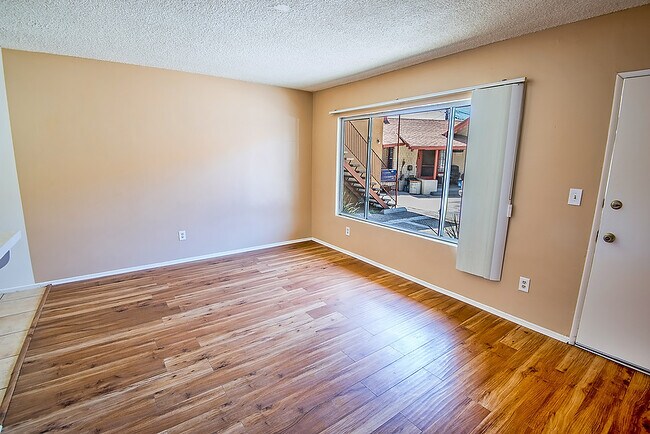 Building Photo - 1052 Browning Blvd