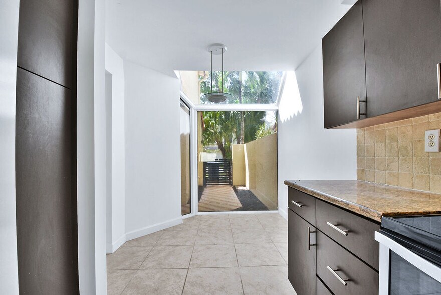 Building Photo - 3501 Magellan Cir