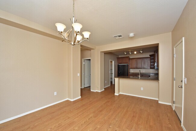 Building Photo - 4757 E Woodside Way