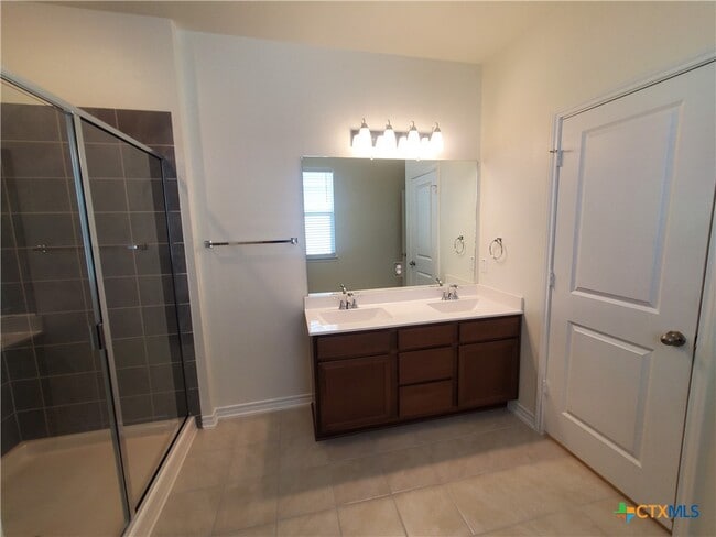 Building Photo - 518 Deer Crest Dr