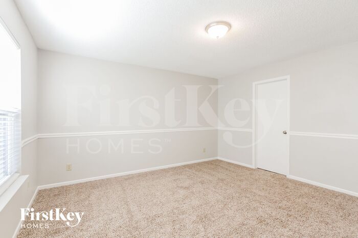 Building Photo - 6633 Sonesta Dr