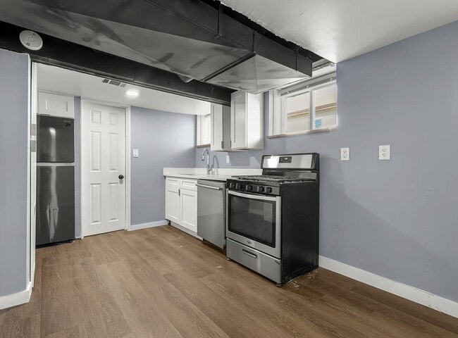 Building Photo - 425 Vester St