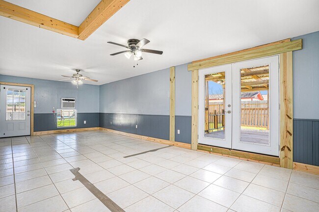 Building Photo - 4514 36th St E