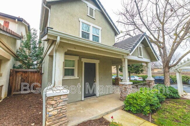 Building Photo - 128 Kingfisher St