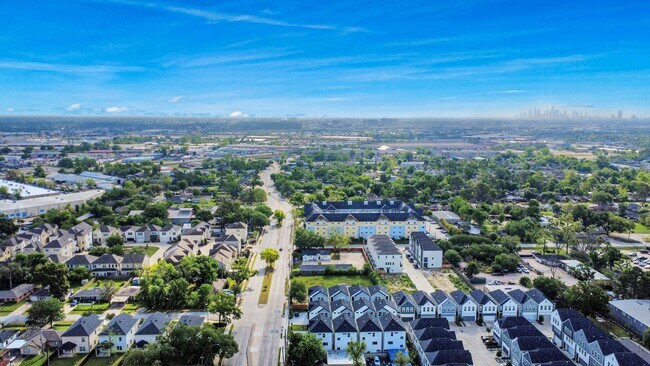 Building Photo - 7729 Hammerly Blvd