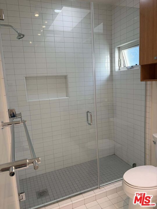 Building Photo - 832 N Las Palmas Ave