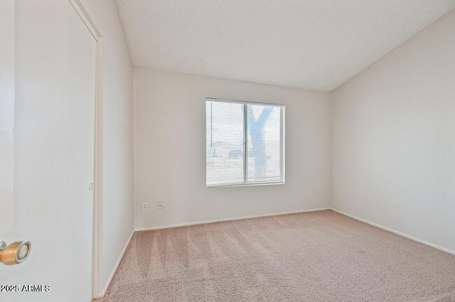Building Photo - 2906 E Impala Ave