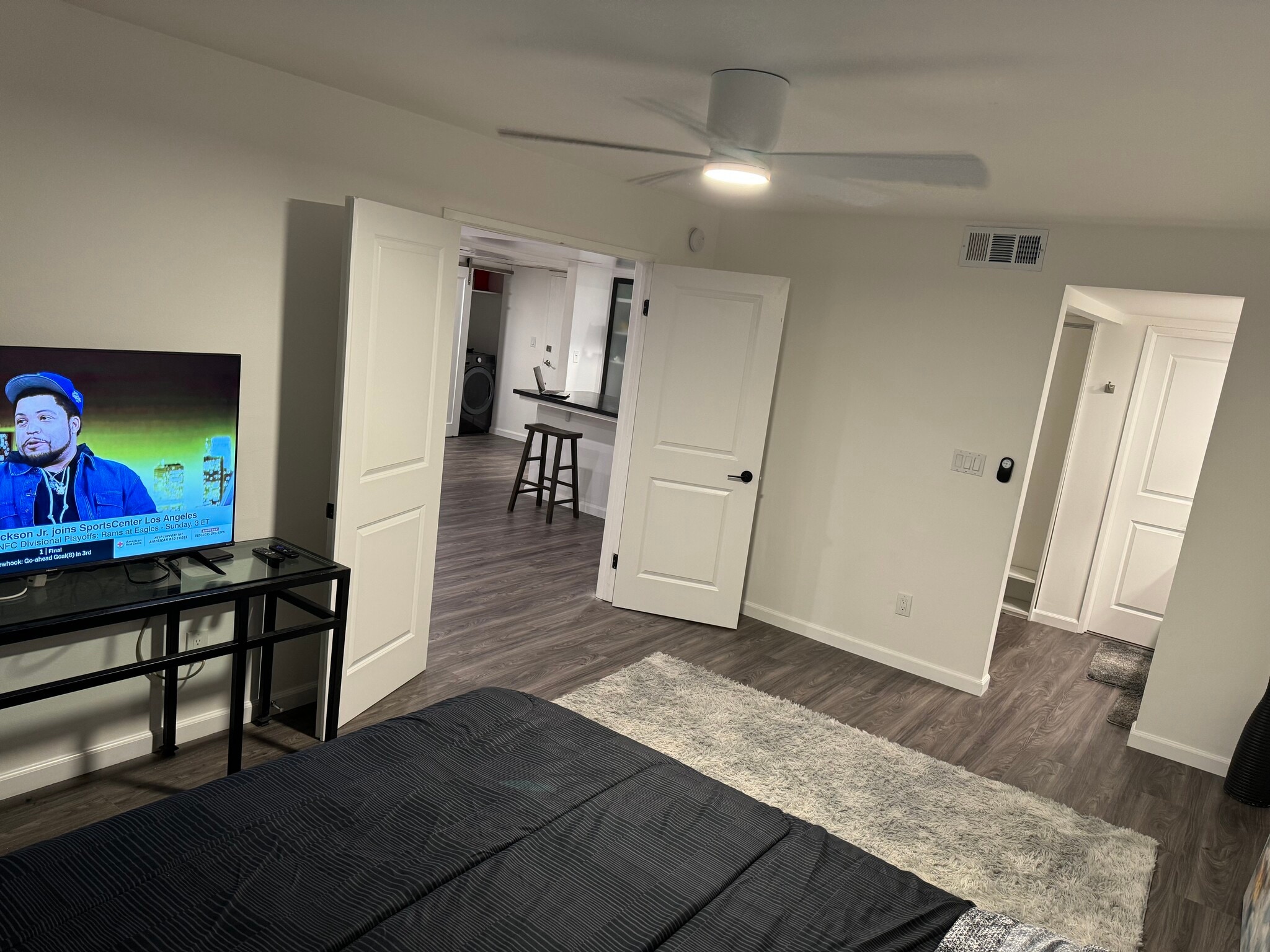 Primary - 2700 Cahuenga Blvd E