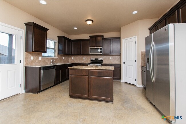 Building Photo - 103 W Libra Dr