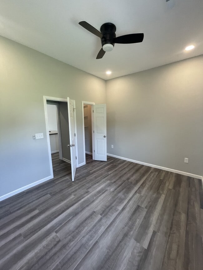 Building Photo - 1616 8th Ave