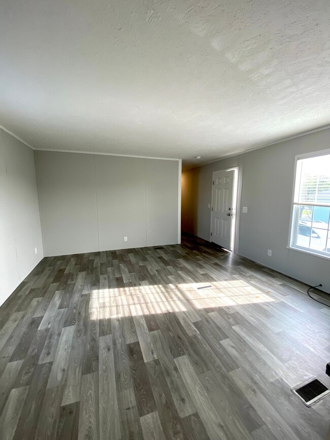 Building Photo - 2128 N Sheeran Dr