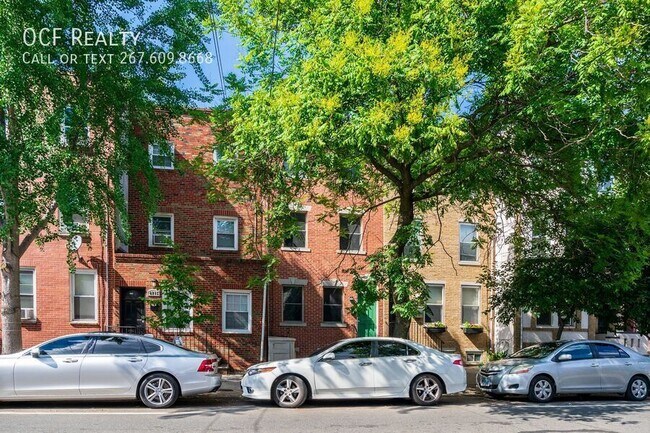 Building Photo - 1713 Christian St