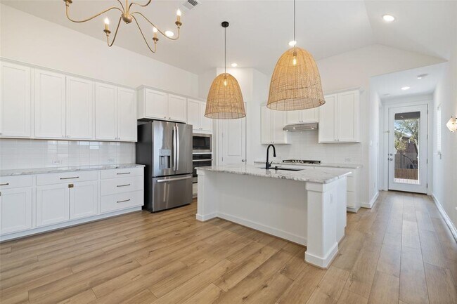 Building Photo - 22609 Bristlegrass Ln