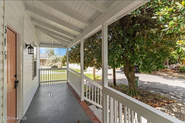 Building Photo - House