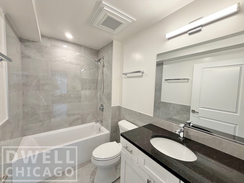 Building Photo - 938 W Carmen Ave