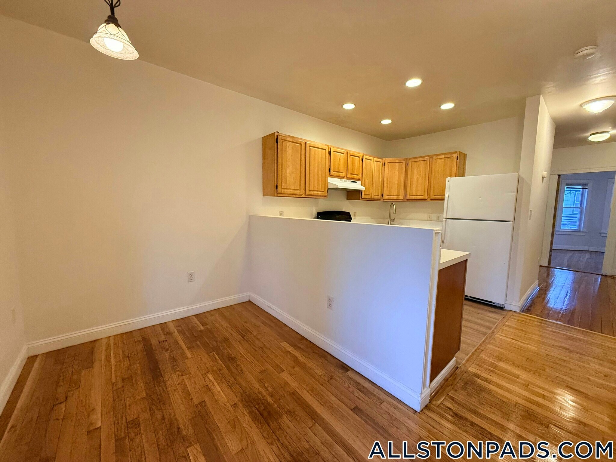 Building Photo - 35 Adamson St