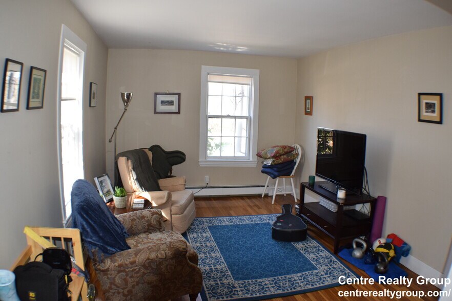Building Photo - 1056 Beacon St