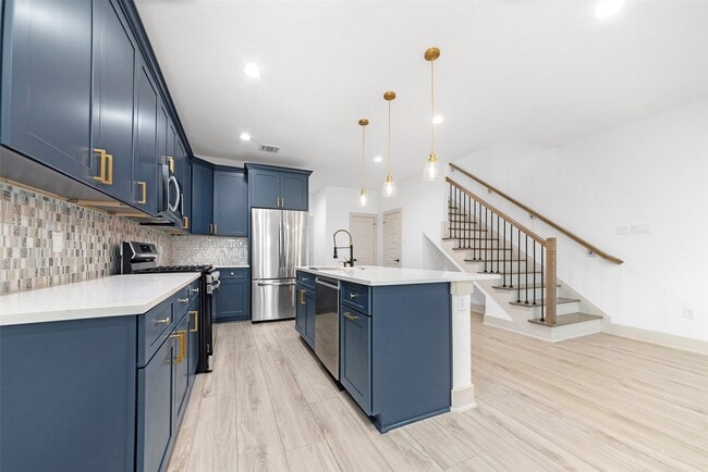 Building Photo - 837 W Little York Rd