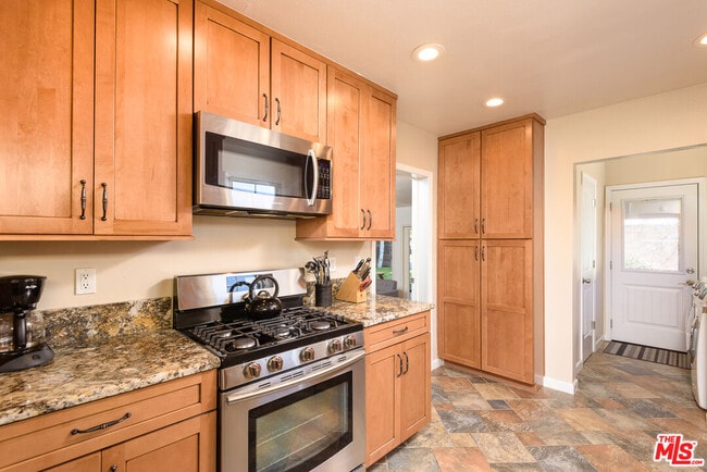 Building Photo - 13451 Friar St