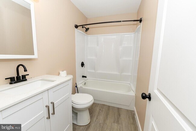 Building Photo - 90 Tufts Rd