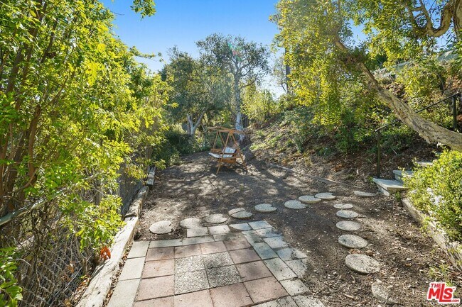 Building Photo - 16210 Bertella Dr