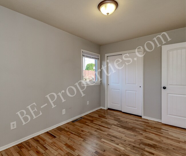 Building Photo - 1840 N Shirley St