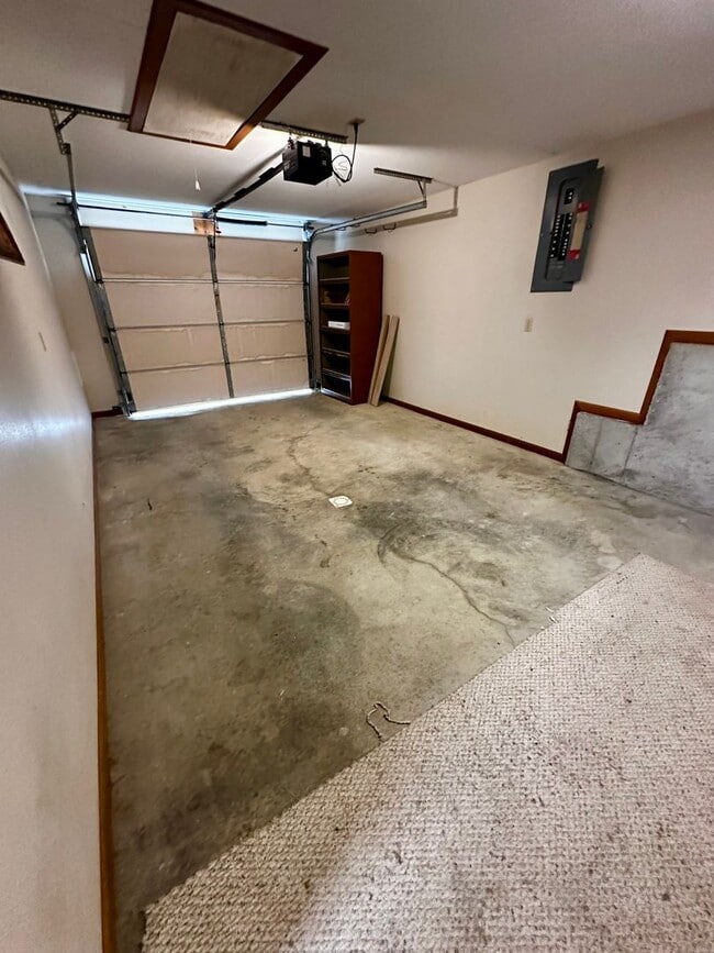 Building Photo - 3 Bedroom Home with Workshop in Boonville