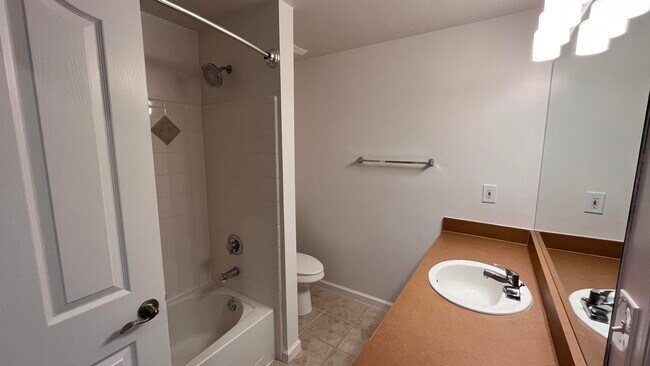 Building Photo - 2048 Alta Meadows Ln