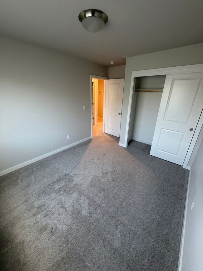 Building Photo - Newer Home in Crestview Crossing - Ideal Newberg location & a Neighborhood Park!
