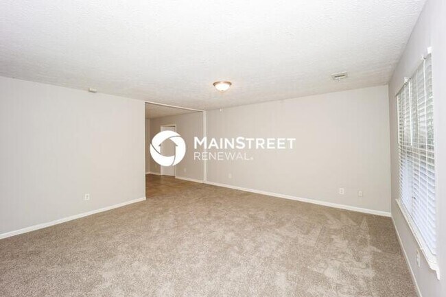 Building Photo - 3 Bedroom Pet-Friendly Home in Jonesboro, GA with Main Street Renewal