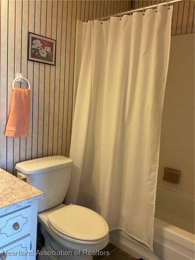 Building Photo - 3641 Edgewater Dr