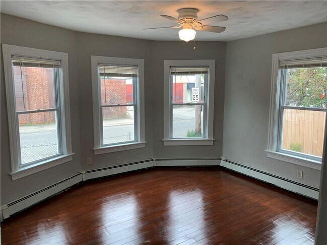 Building Photo - 104 Webster St