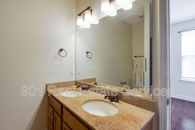 Building Photo - 75 Shoemaker Ct