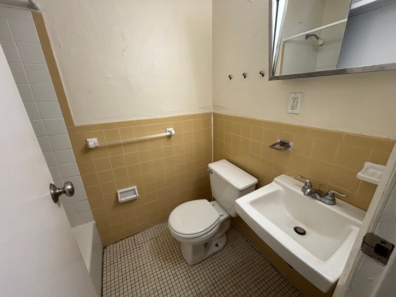 Building Photo - 51 S Huntington Ave