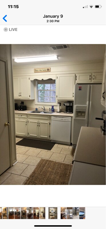 Building Photo - 4241 Springhill Dr