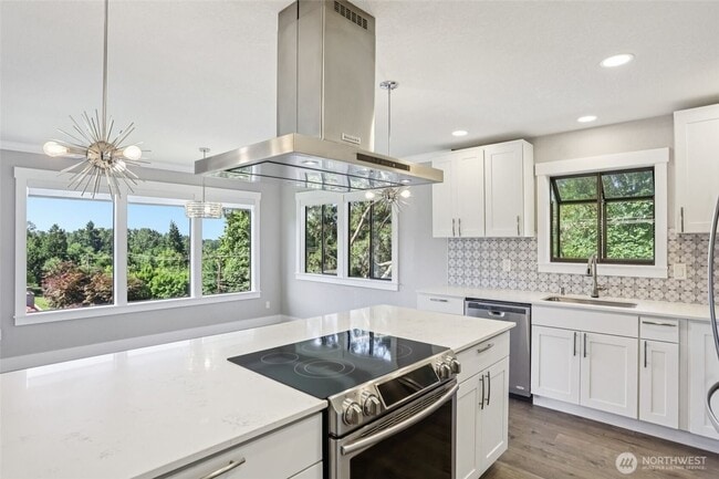 Building Photo - Walk to Juanita Beach with a stunning view!